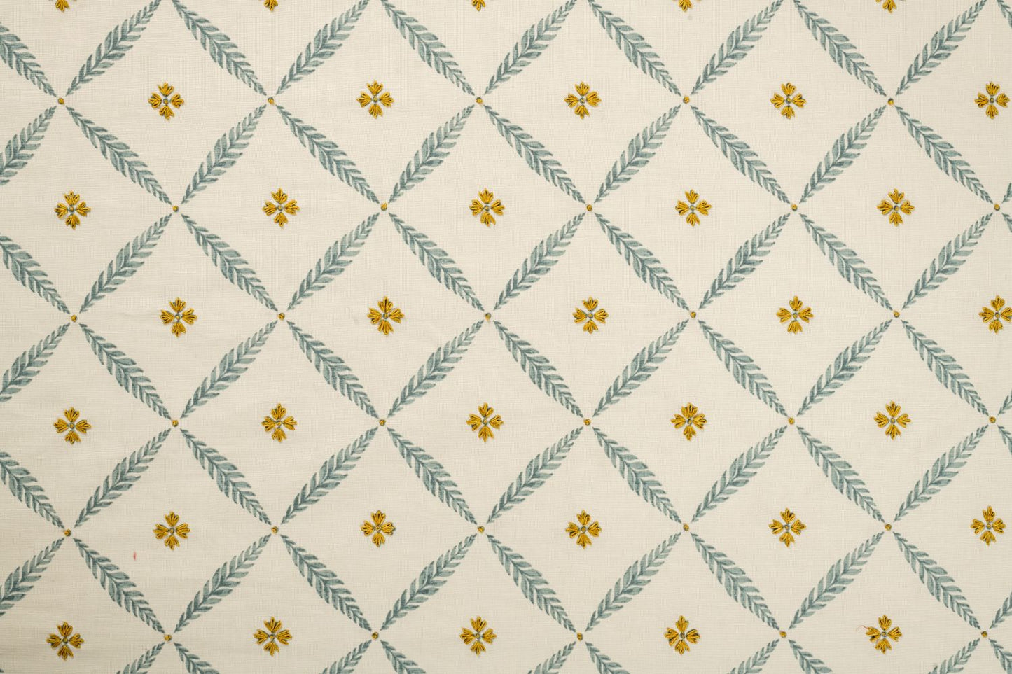 Poppy Trellis In Gold