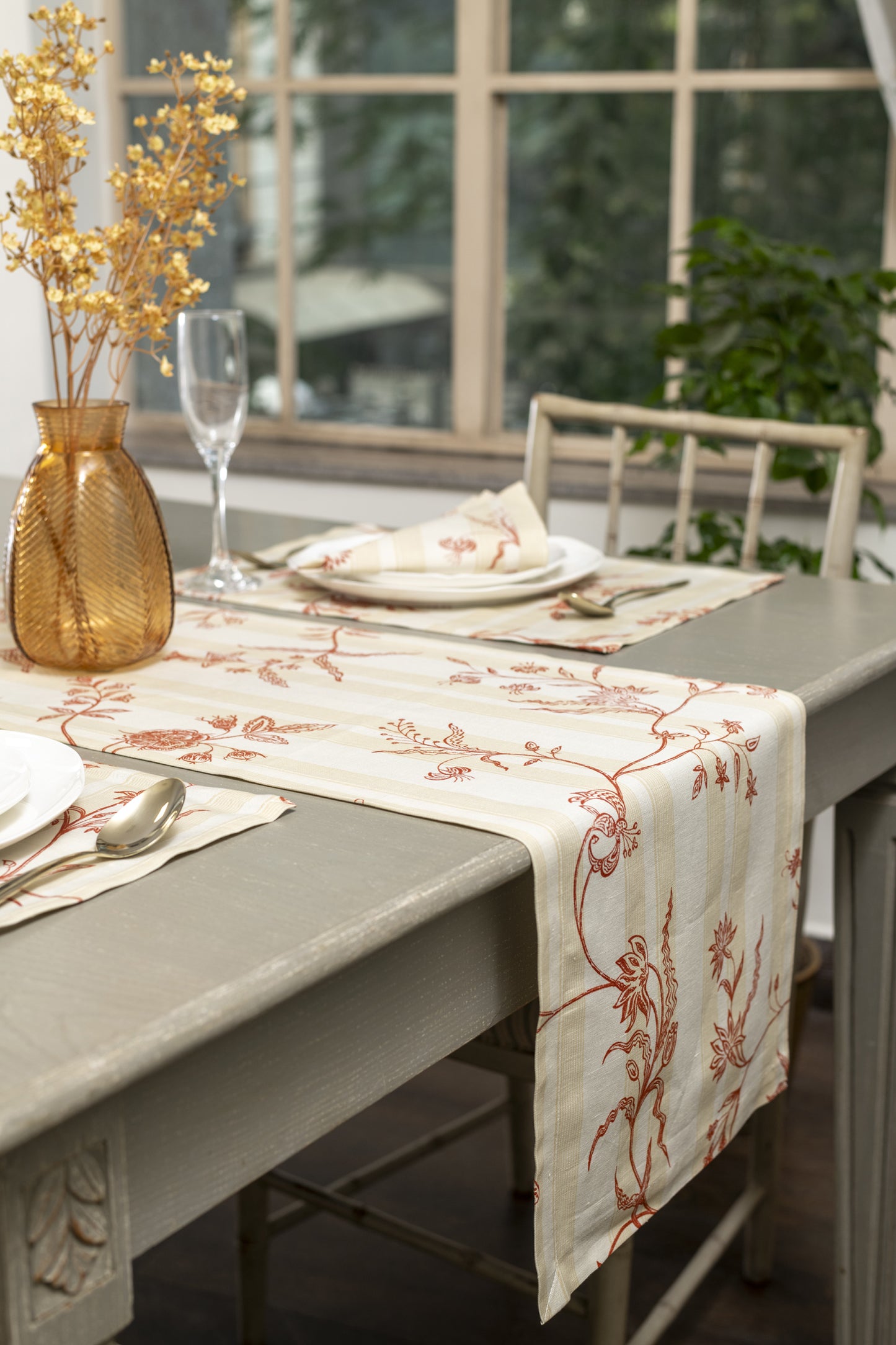 Carnation Vine in Red