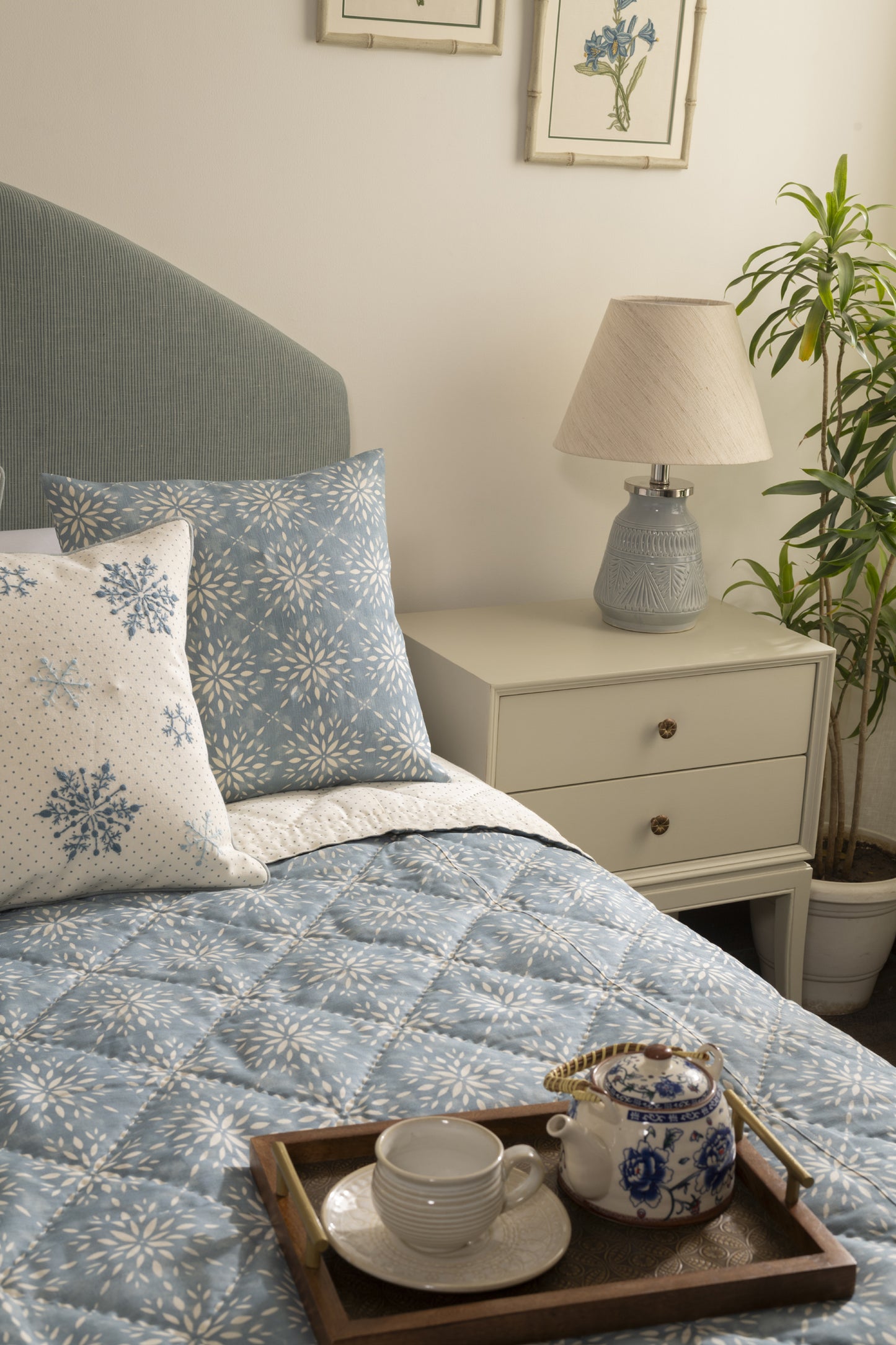 Fleck Trellis in Pale Blue Bedcover