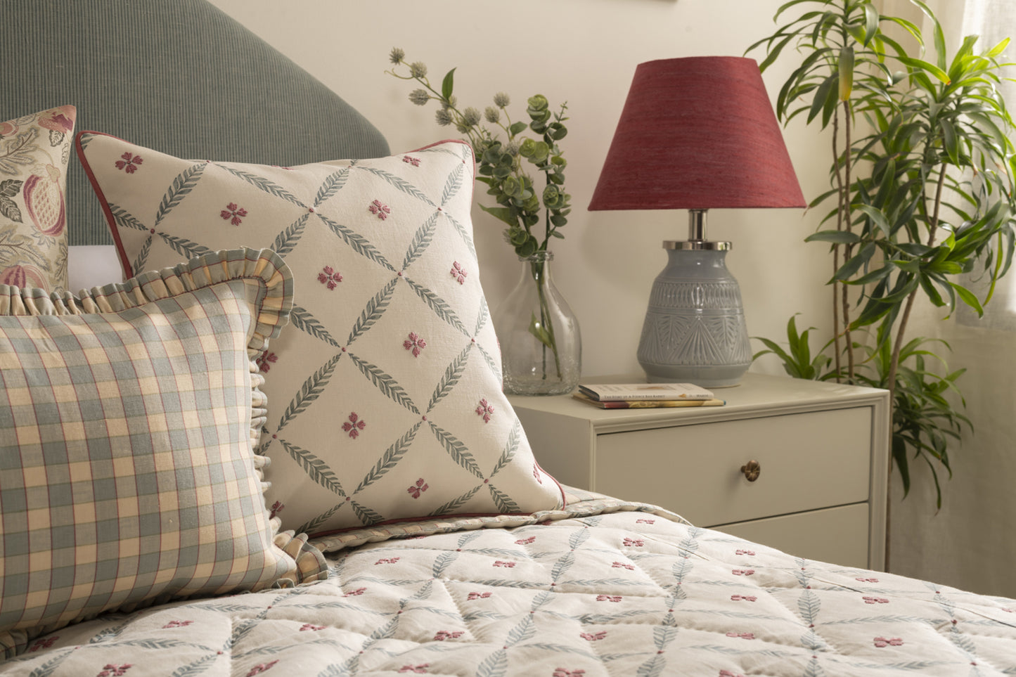 Poppy Trellis in Pink Bedcover