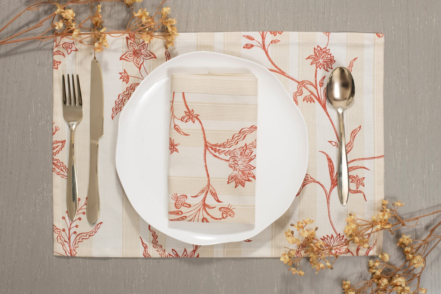 Carnation Vine in Red - Set of 4