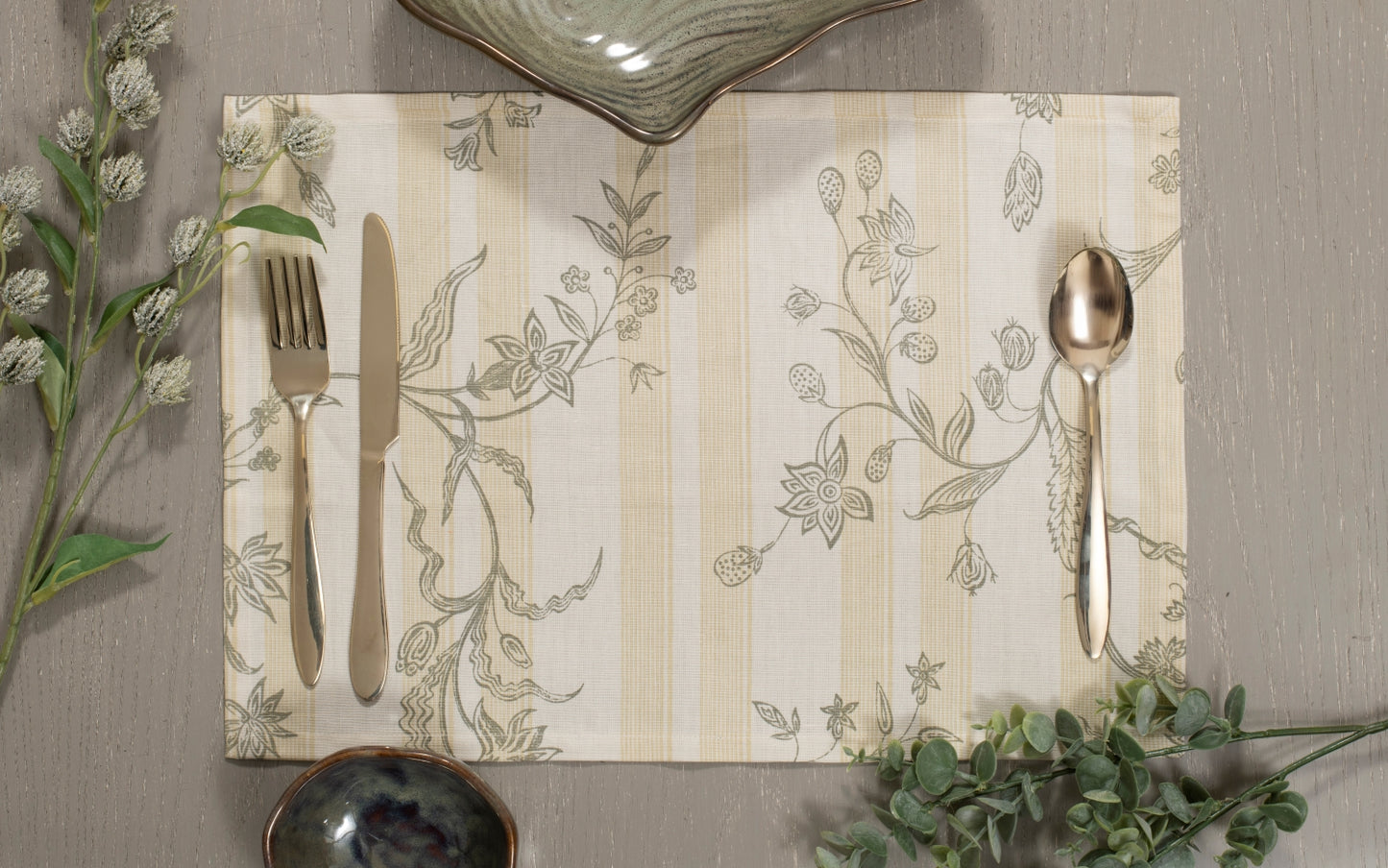 Carnation Vine in Celadon - Set of 4