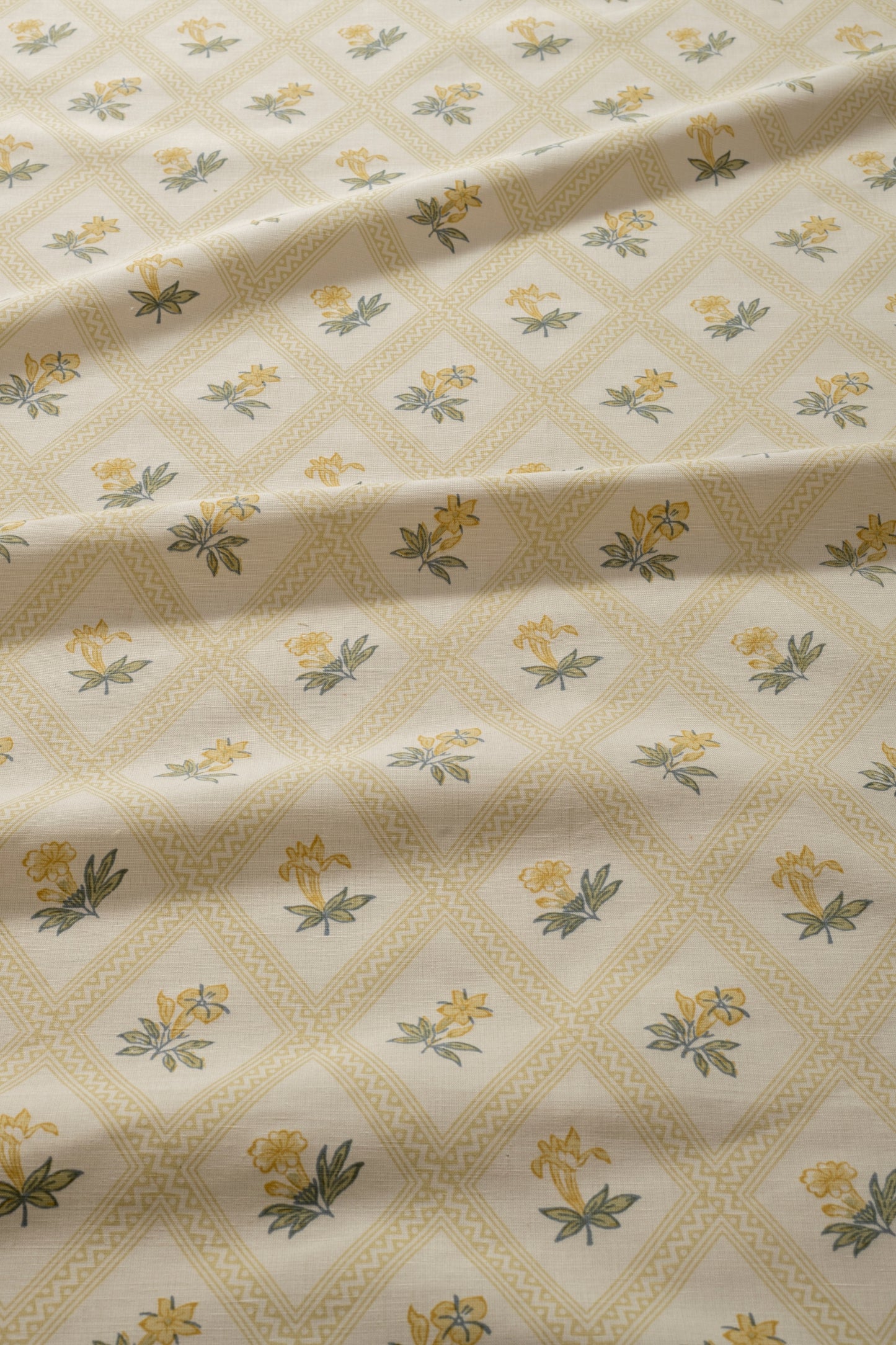 Botanical Trellis in Gold