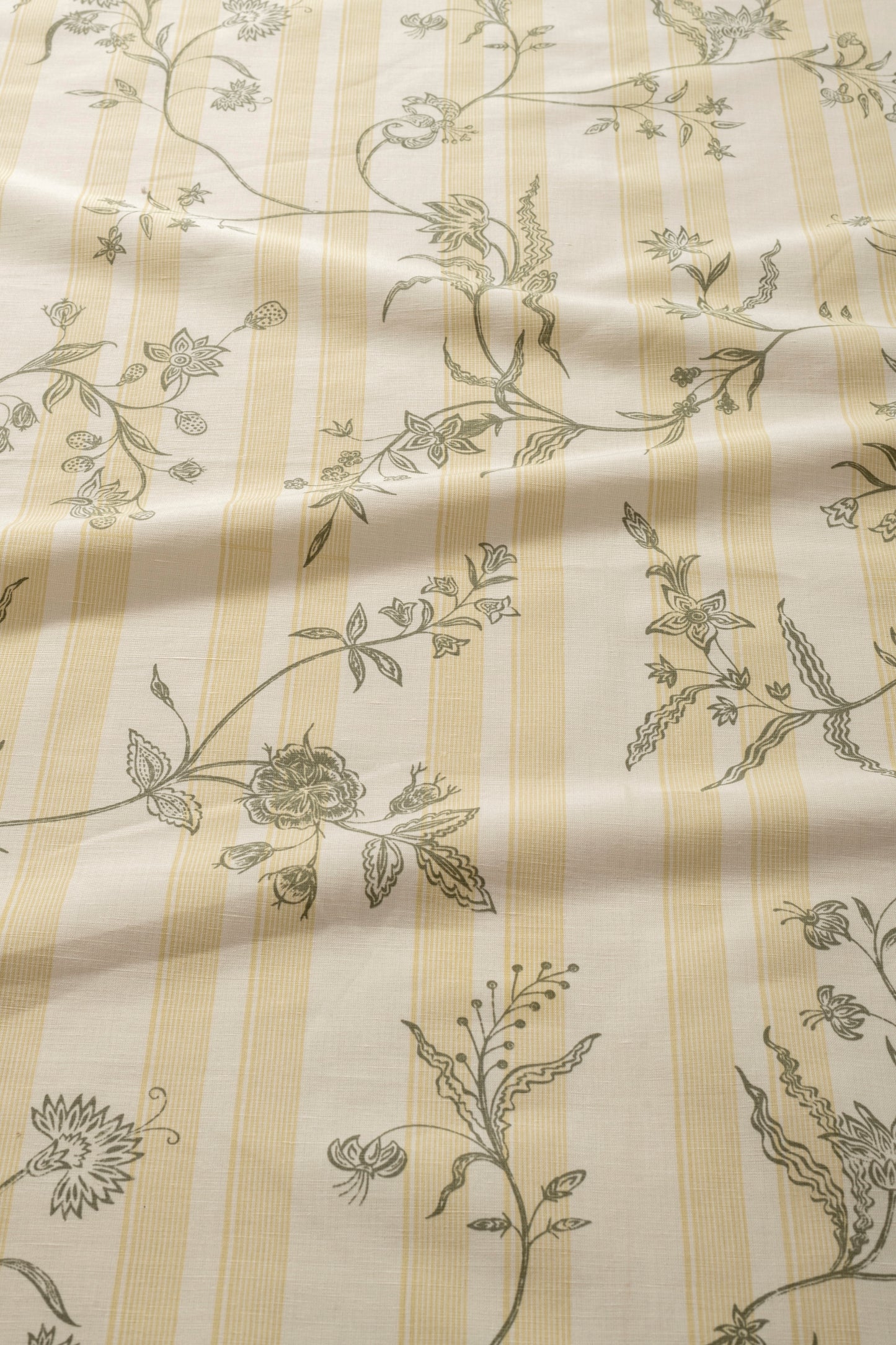 Carnation Vine in Celadon