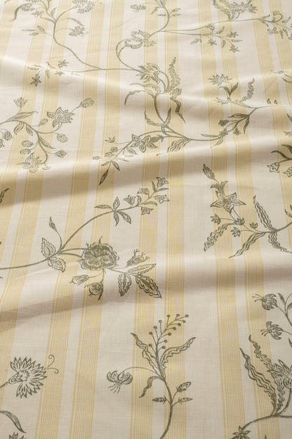 Carnation Vine in Celadon