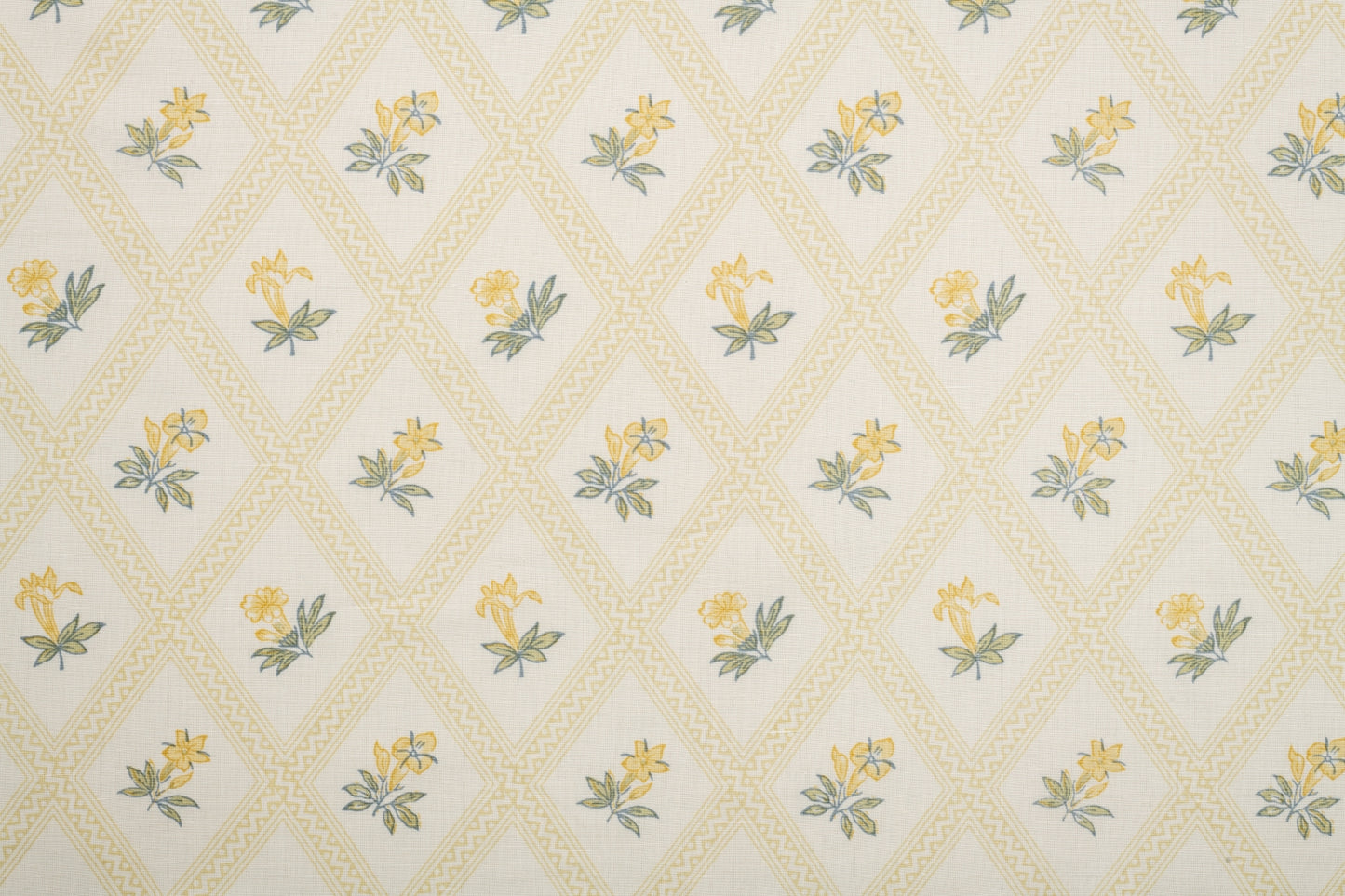 Botanical Trellis in Gold